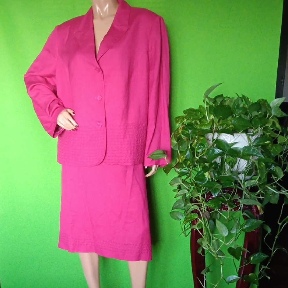 Le Suit 2Pc. Pink Linen Skirt Suit, Sz. 22W